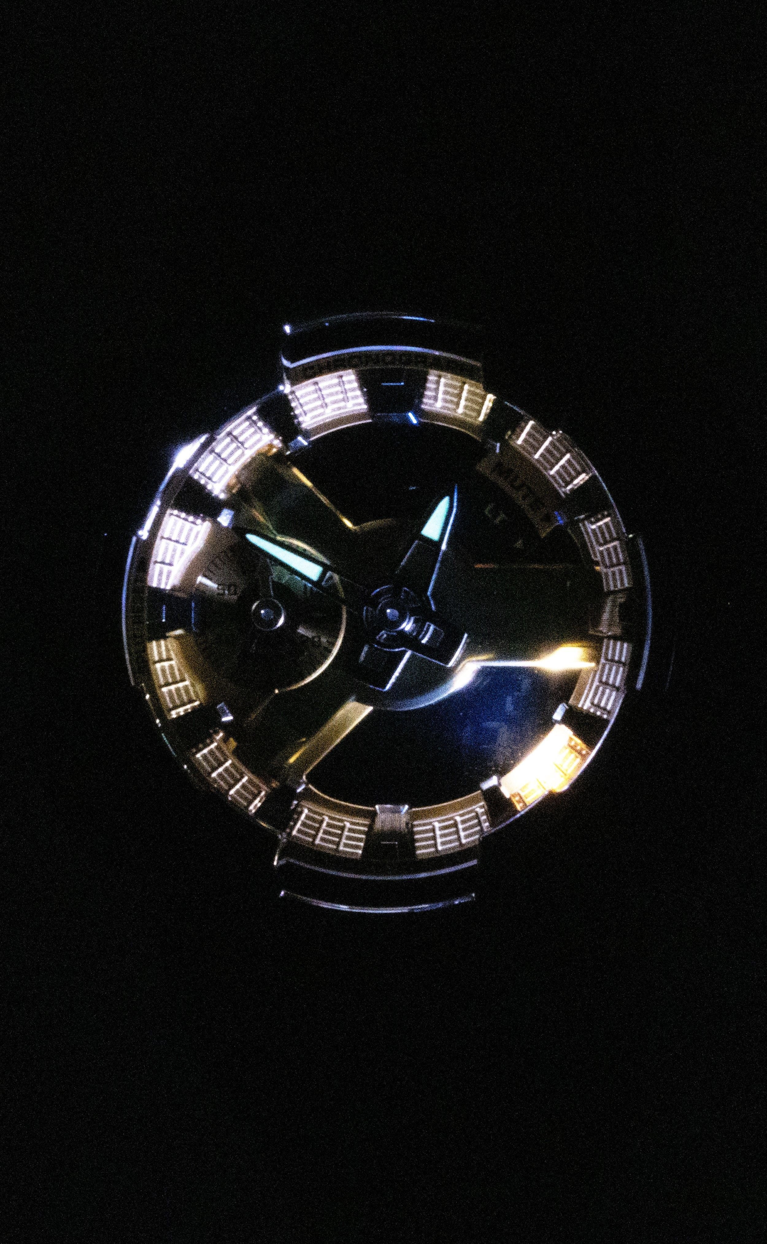 Casio G-Shock Analog Digital Stainless Steel Gold Dial Quartz GM-110BD-1A9 200M Men's Watch